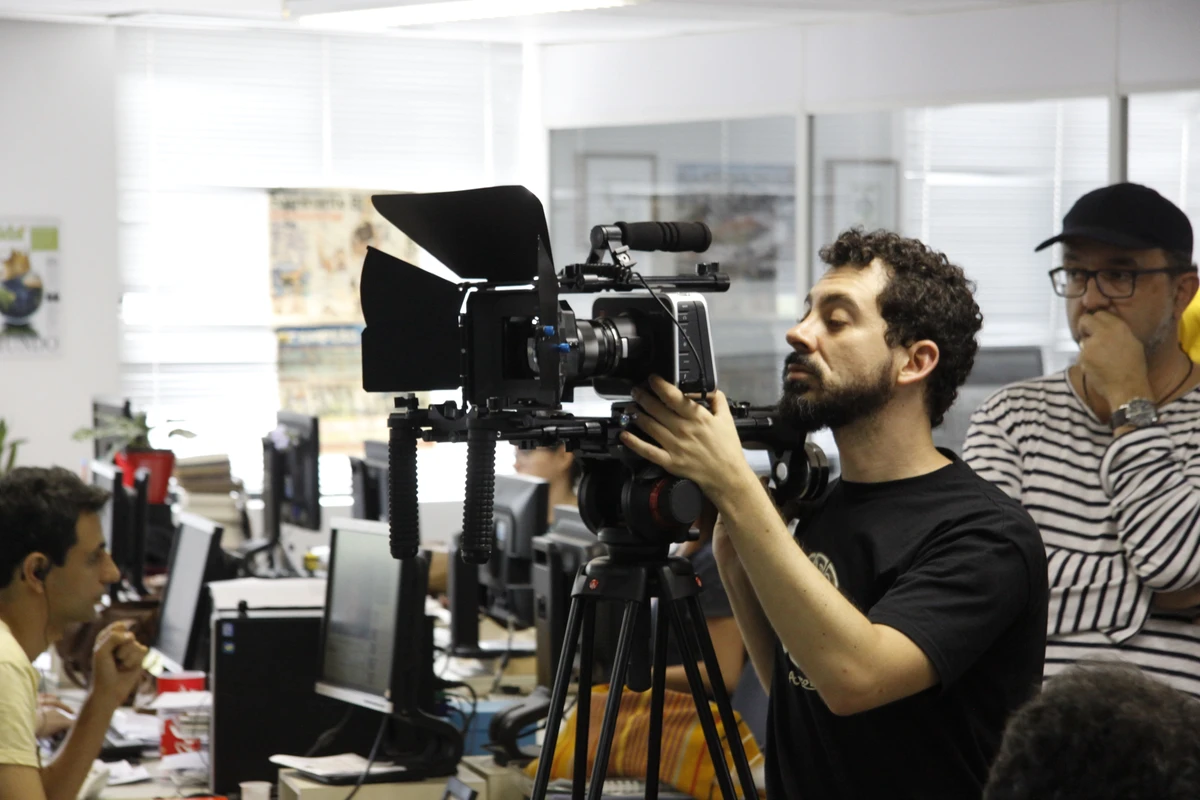 Gravação do documentário na redação do Correio por Almiro Lopes/Arquivo Correio