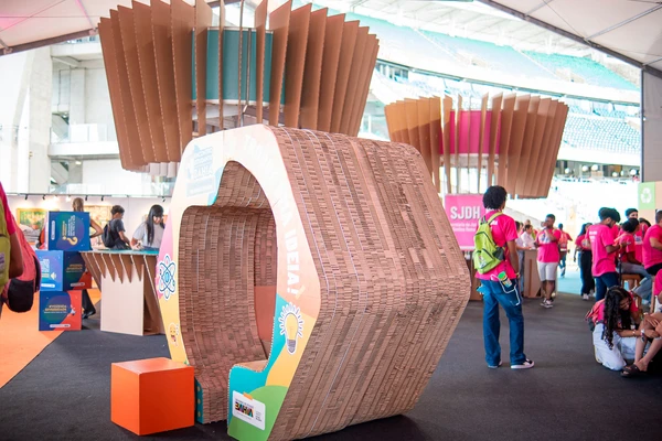 Cenografia em Ecoboard por divulgação