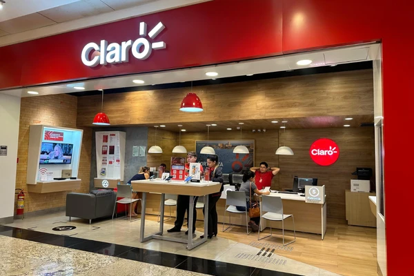 Claro por Reprodução