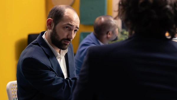 Estudo britânico detalha pistas que expõem atitudes arrogantes do dia a dia