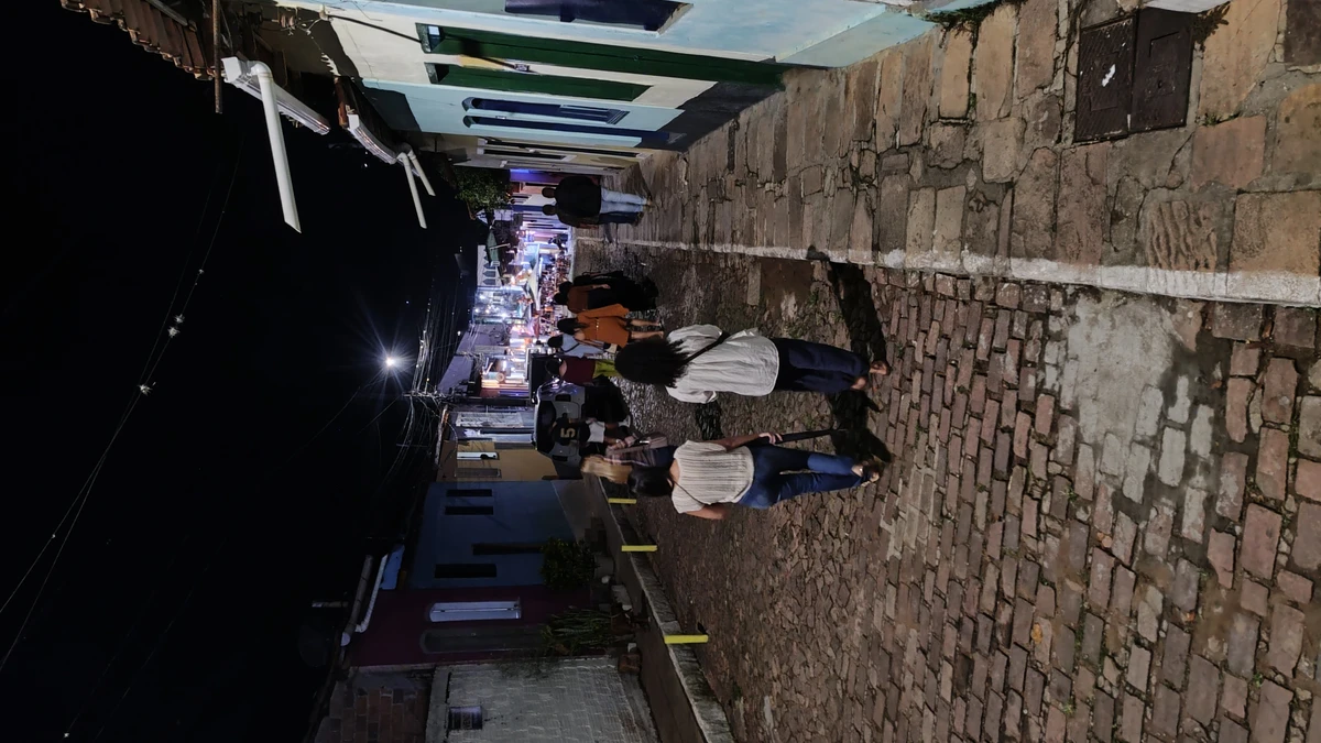 Rua da Baderna movimenta a vida noturna em Lençóis com diversidade de opções gastronômicas e bares por Donaldson Gomes/CORREIO