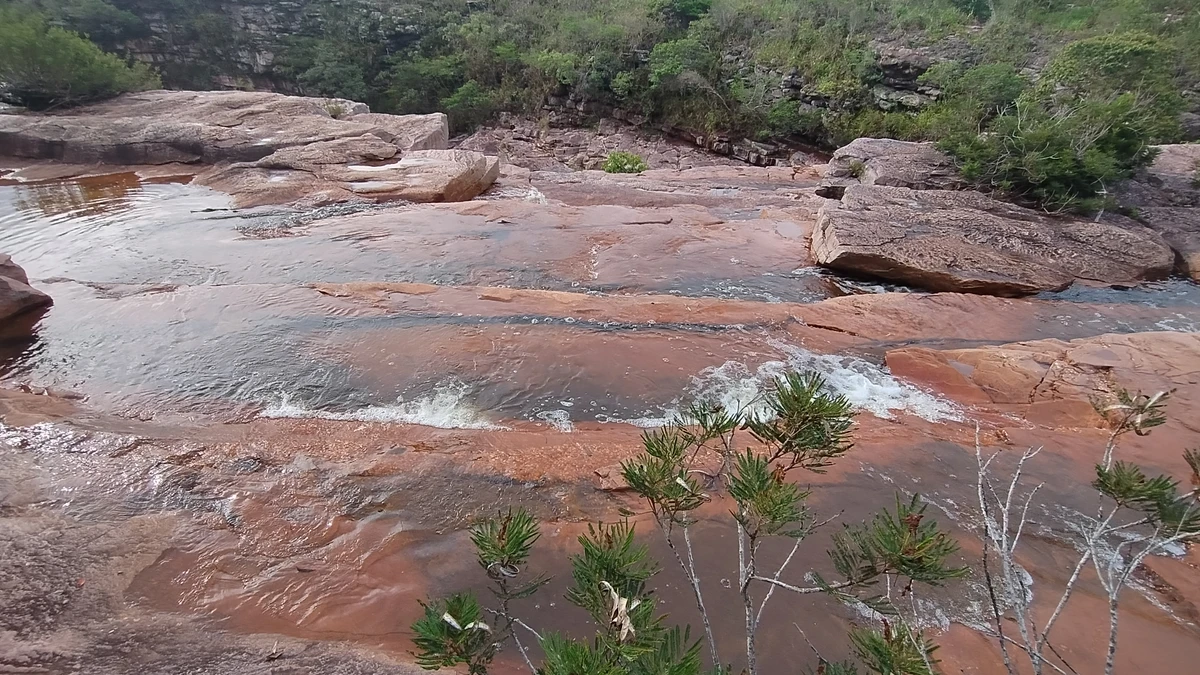 Trilha para a Cachoeira do Mosquito, que recebe este nome por conta dos pequenos diamantes que eram encontrados lá por Donaldson Gomes/CORREIO