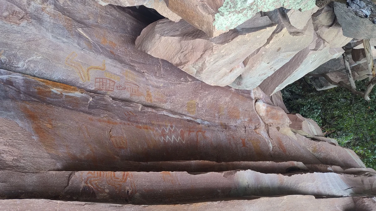 Serra das Paridas apresenta riqueza arqueológica, pinturas rupestres e registros da presença humana há mais de 8 mil anos por Donaldson Gomes/CORREIO
