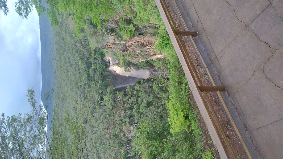 Mirante para a Cachoeira do Mosquito, que recebe este nome por conta dos pequenos diamantes que eram encontrados lá por Donaldson Gomes/CORREIO