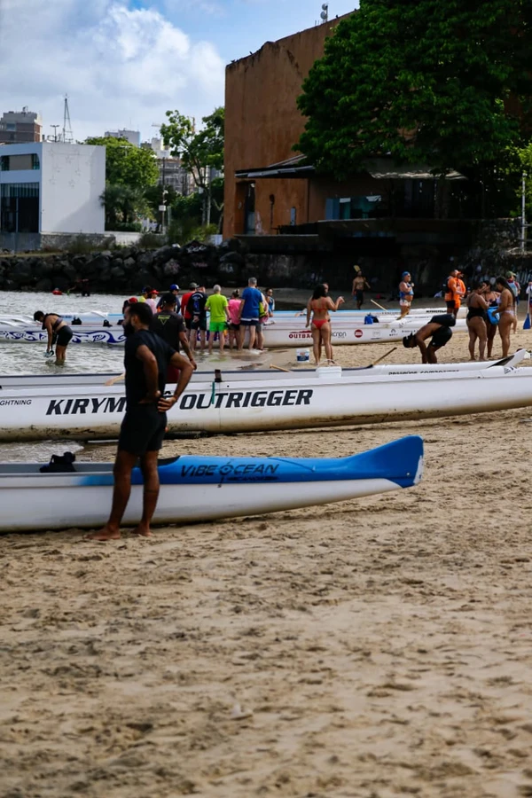 O esporte que transforma a Praia da Preguiça por Arisson Marinho