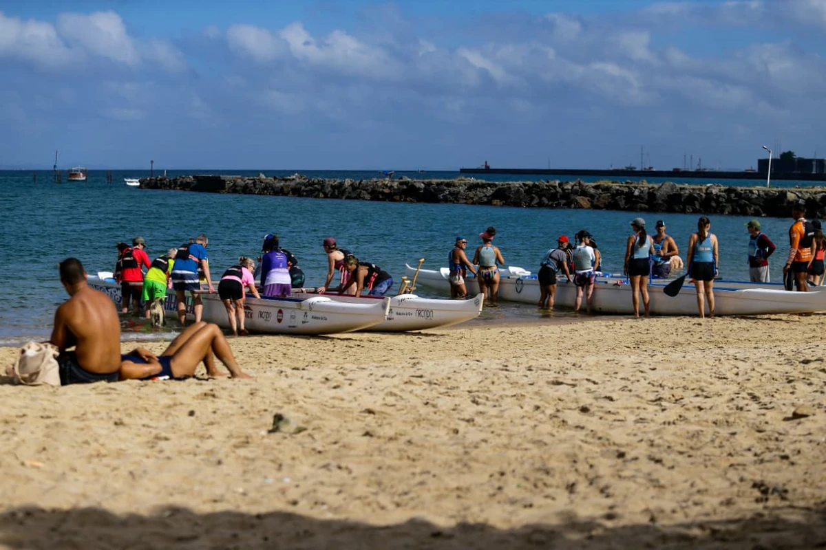 O esporte que transforma a Praia da Preguiça por Arisson Marinho