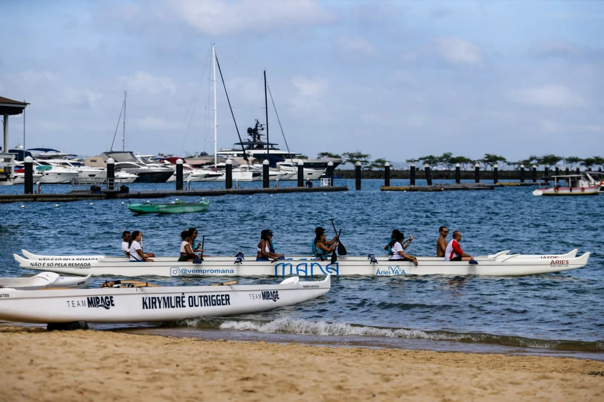 O esporte que transforma a Praia da Preguiça por Arisson Marinho