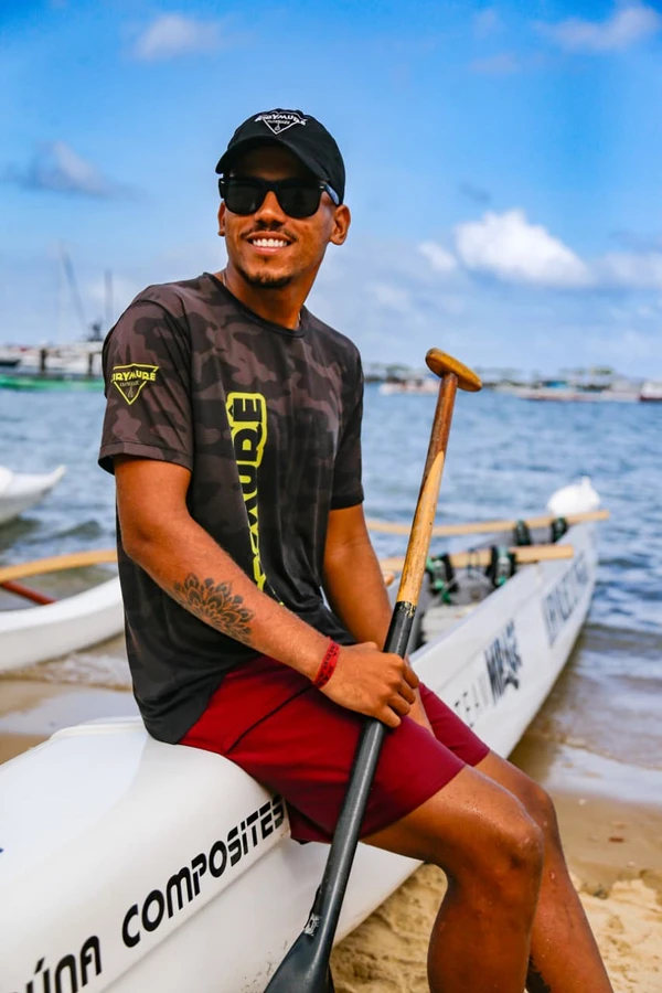 O esporte que transforma a Praia da Preguiça por Arisson Marinho