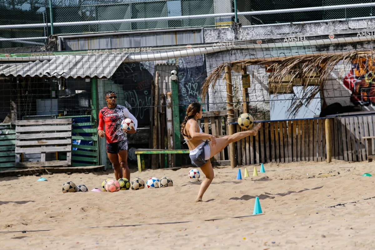 O esporte que transforma a Praia da Preguiça por Arisson Marinho