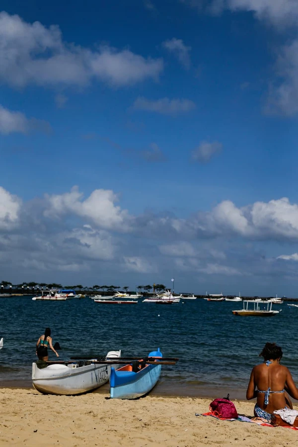O esporte que transforma a Praia da Preguiça por Arisson Marinho
