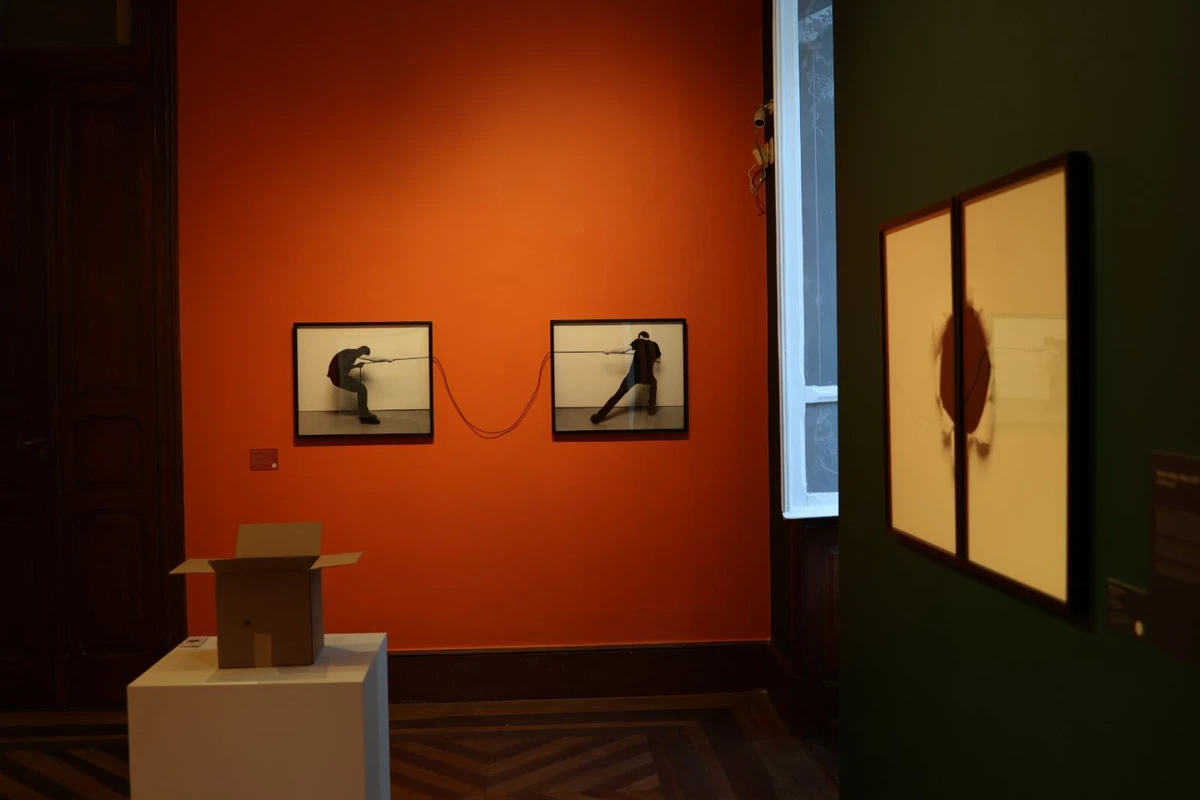 “Vik Muniz a Olho Nu” apresenta obras de 40 anos de carreira de Vik Muniz por Tati Freitas