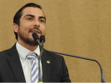 Imagem - Ex-deputado Marcell Moraes é preso acusado de ameaçar namorada em condomínio de luxo em Salvador