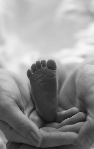 Nasce Clara, filha de Camila Queiroz e Kleber Toledo por Reprodução / Instagram