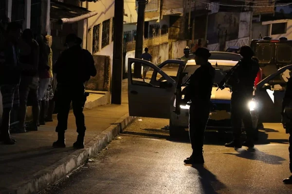 Traficante baiano ligado a facção paulista é preso com R$ 100 mil em carro de luxo