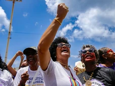 Imagem - Manifestantes vão às ruas em protesto contra feminicídio e violência contra mulheres em Salvador