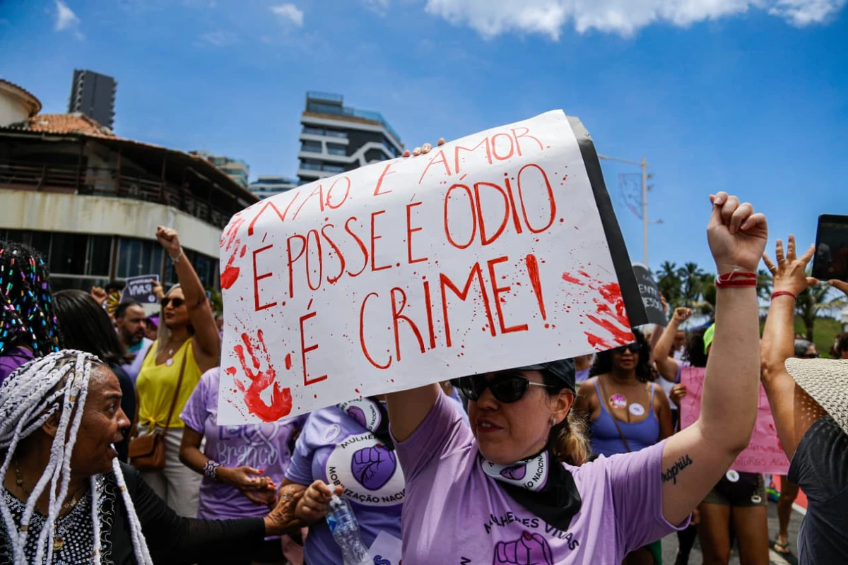 Mobilização ocupou Salvador em protesto contra a violência de gênero por Arisson Marinho/CORREIO