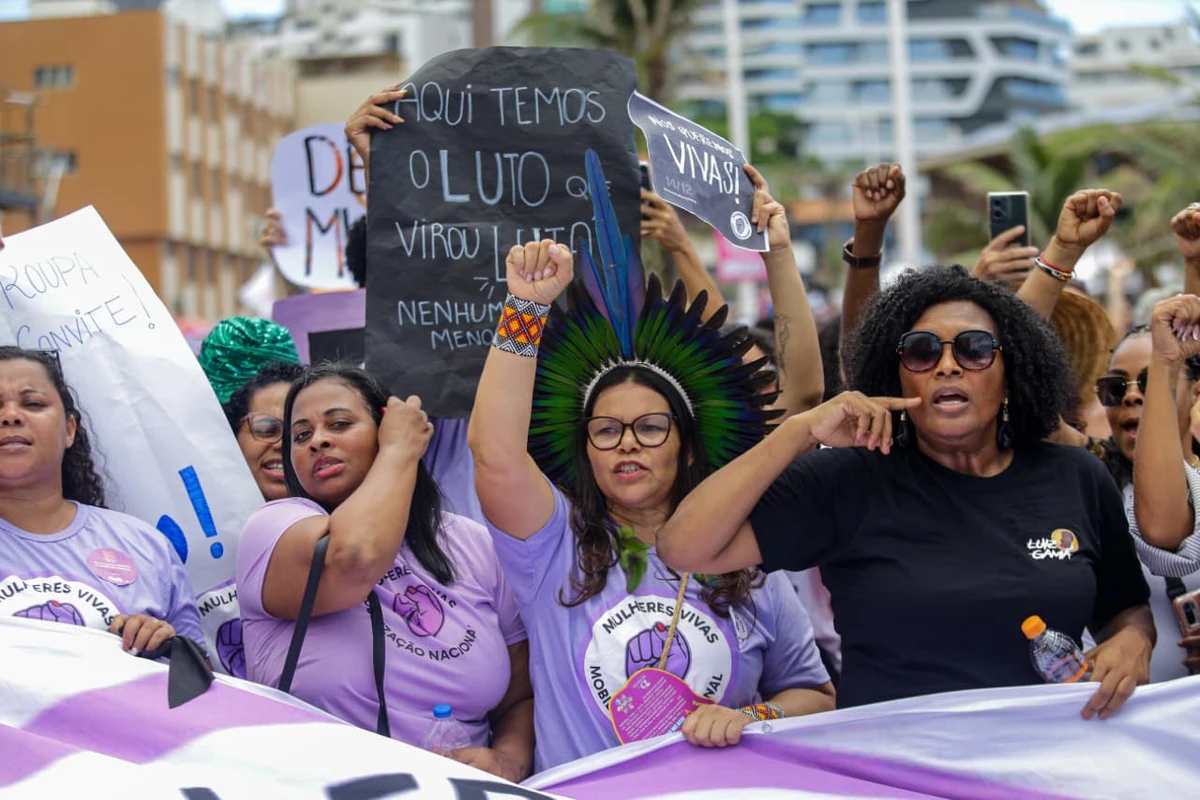 Mobilização ocupou Salvador em protesto contra a violência de gênero por Arisson Marinho/CORREIO