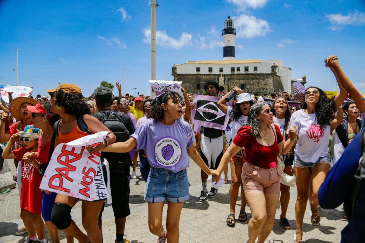Mobilização ocupou Salvador em protesto contra a violência de gênero por Arisson Marinho/CORREIO