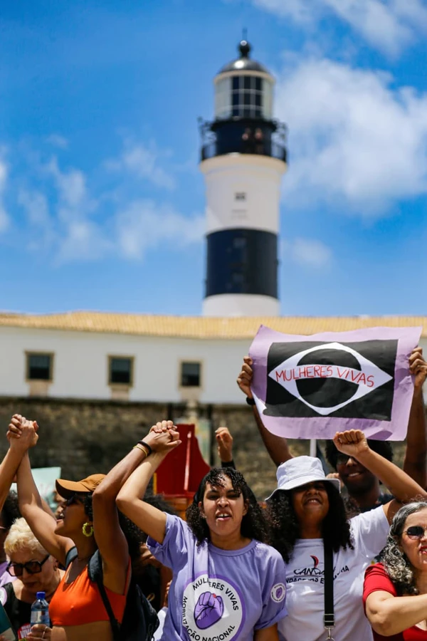 Mobilização ocupou Salvador em protesto contra a violência de gênero por Arisson Marinho/CORREIO