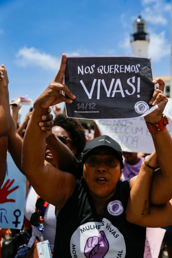 Mobilização ocupou Salvador em protesto contra a violência de gênero por Arisson Marinho/CORREIO