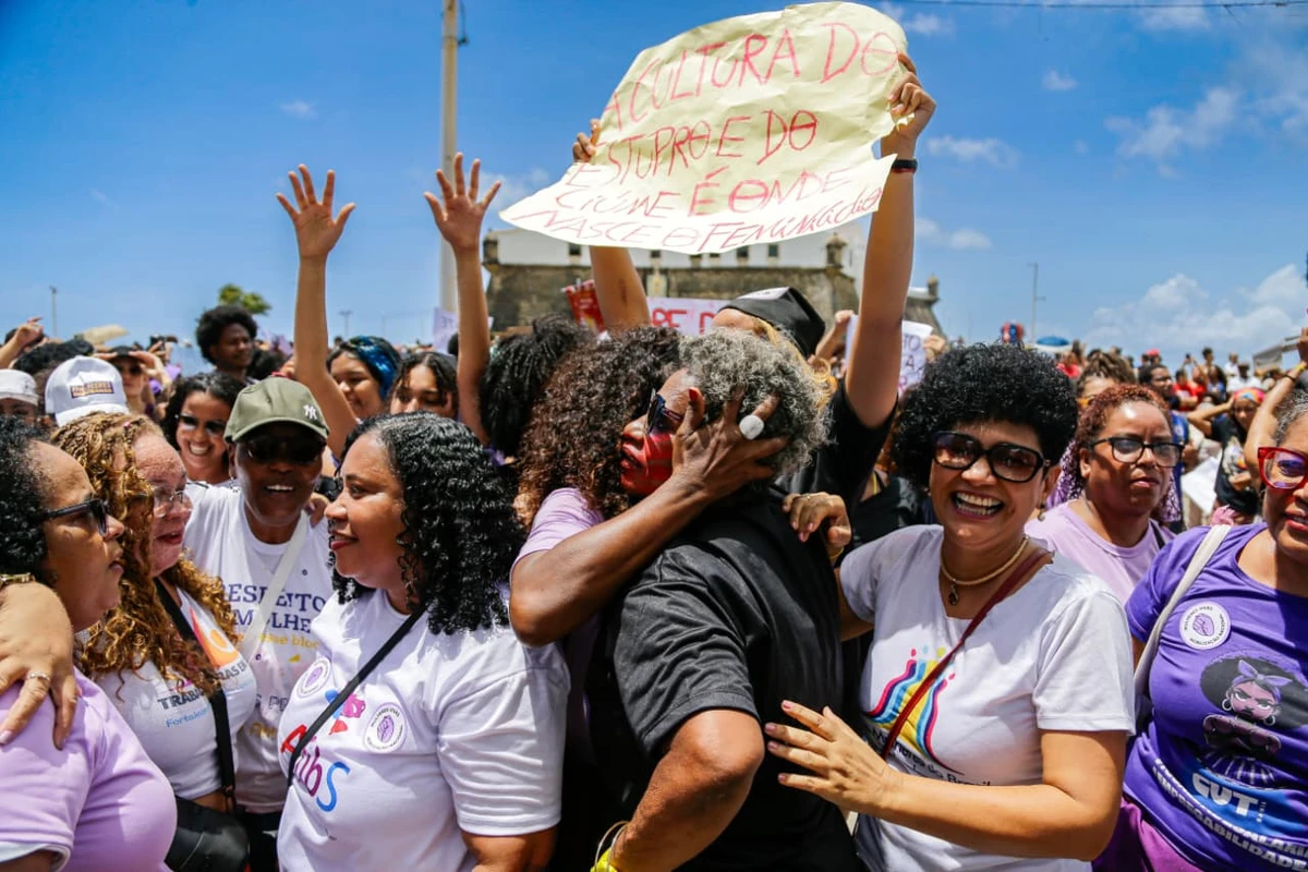 Mobilização ocupou Salvador em protesto contra a violência de gênero por Arisson Marinho/CORREIO