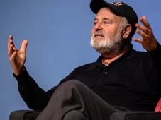 Imagem - Quem era Rob Reiner cineasta encontrado morto em casa com a esposa em Los Angeles