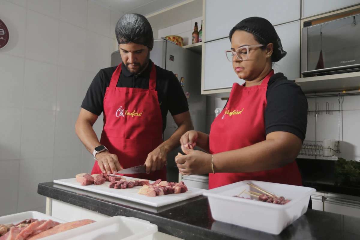 A ideia consiste na produção de churrascos em eventos e festas particulares