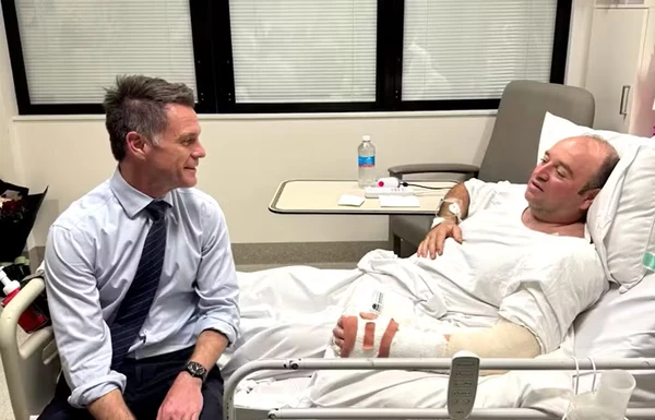 Ahmed al Ahmed recebe visita de premiê por Divulgação