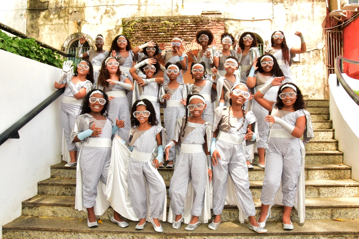 Elenco da peça Bala Perdida – O Amanhã Nunca Morre