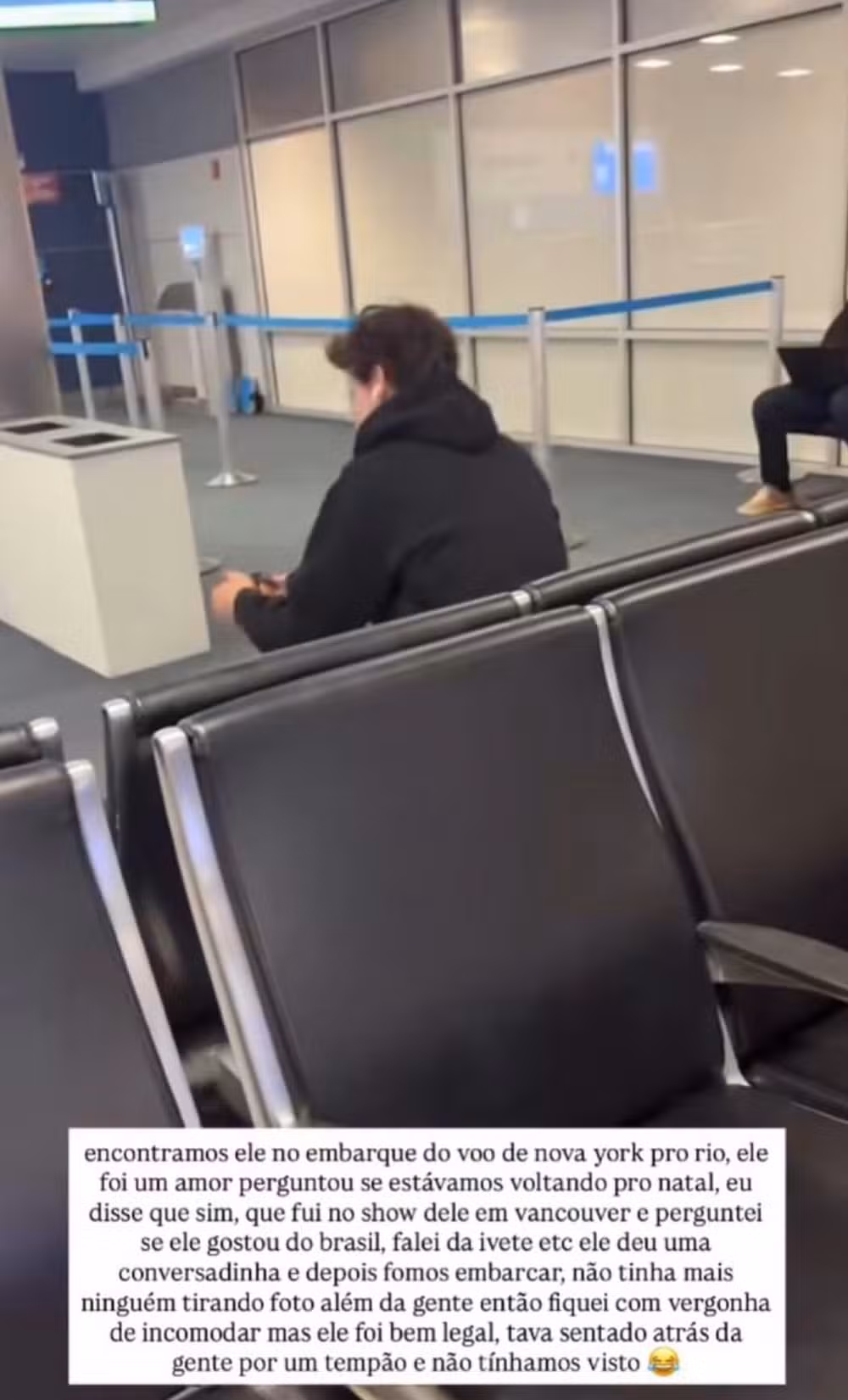 Fãs perceberam a presença de Shawn Mendes no aeroporto voltando para o Brasil  por Reprodução/Redes Sociais 