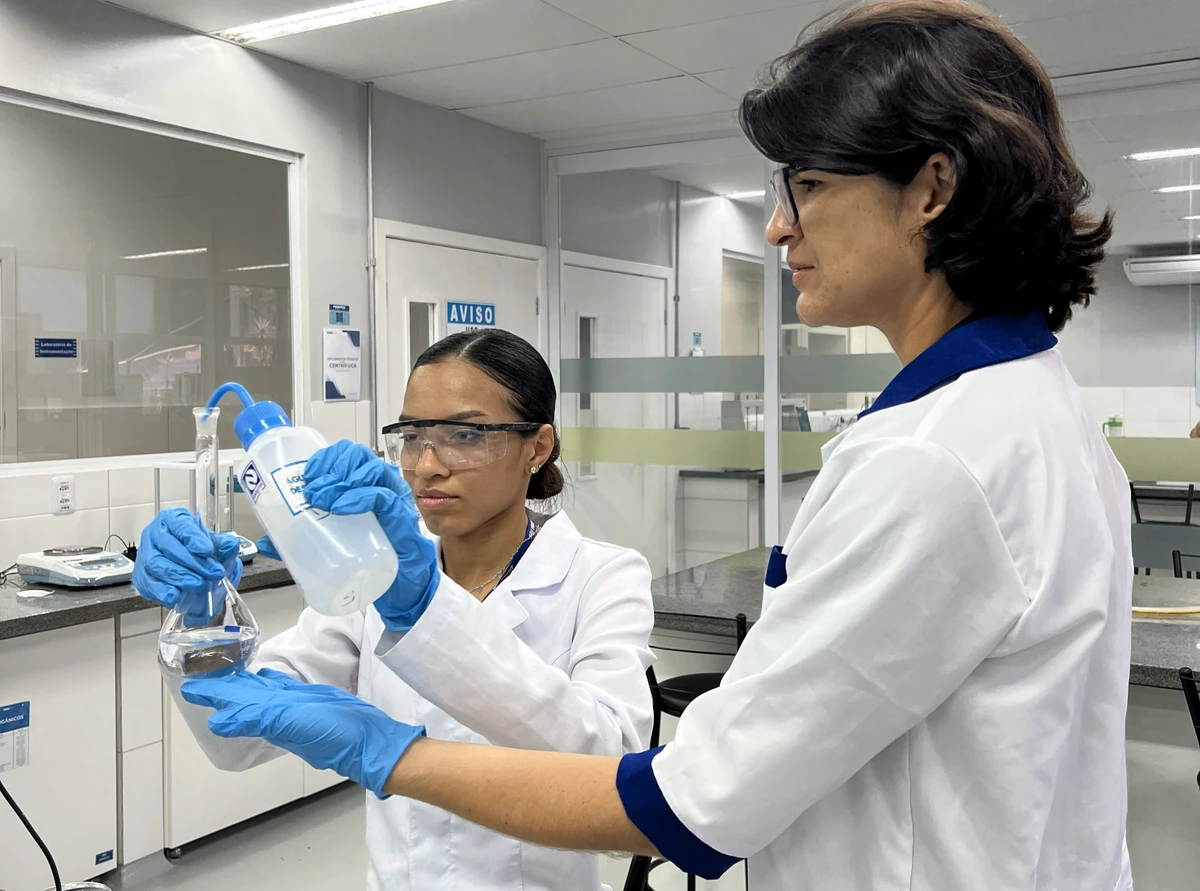 Laboratório de Biotecnologia do SENAI Bahia por divulgação