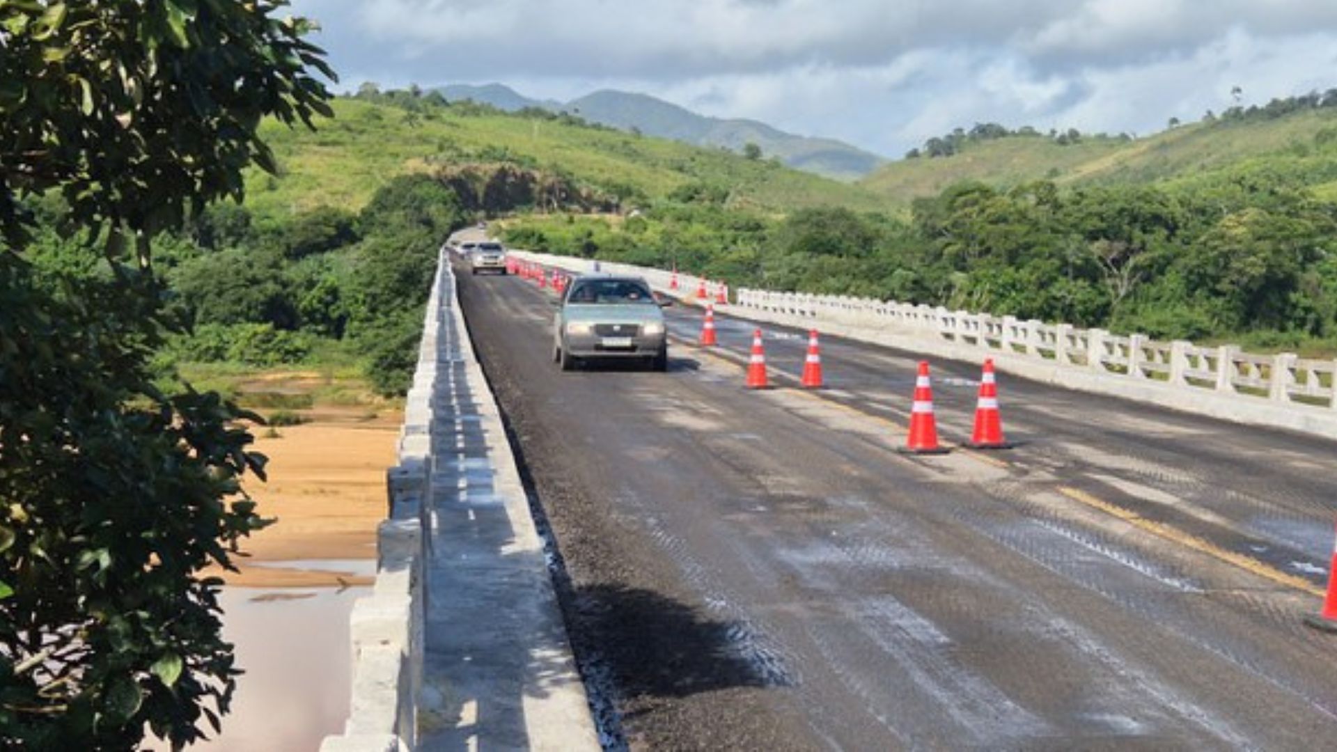 Ponte sobre o Rio Jequitinhonha, em Itapebi por Divulgação