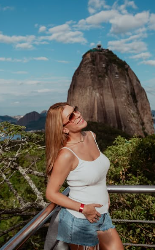 Primeira vez de Lore, Liz e família no Cristo Redentor (RJ) por Reprodução / Instagram