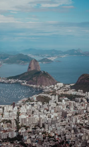 Primeira vez de Lore, Liz e família no Cristo Redentor (RJ) por Reprodução / Instagram