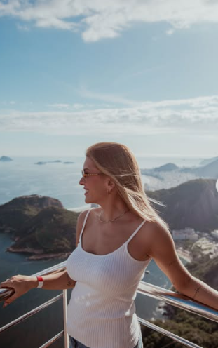 Primeira vez de Lore, Liz e família no Cristo Redentor (RJ) por Reprodução / Instagram