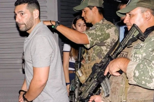 Rodrigo Alvarenga Paredes por Reprodução