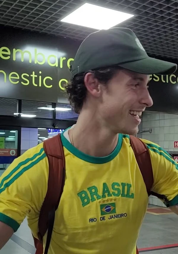 Shawn Mendes com camisa do Brasil por Reprodução/Redes Sociais 