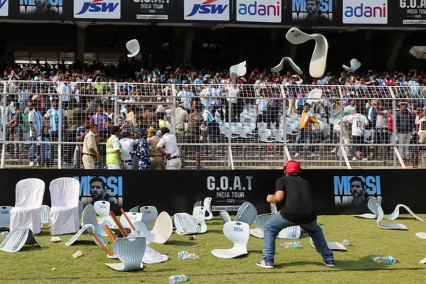 Torcedores se revoltaram após visita de Messi por REUTERS/Sahiba Chawdhary
