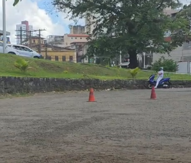 Acidente é registrado em área de treino para motos em Salvador por Leitor CORREIO