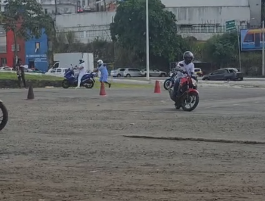 Acidente é registrado em área de treino para motos em Salvador por Leitor CORREIO