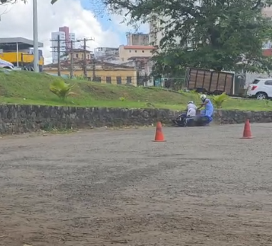 Acidente é registrado em área de treino para motos em Salvador por Leitor CORREIO