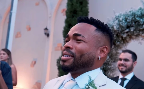 Cristian Bell se casa em cerimônia íntima ao lado de Ana Carla por Reprodução/Instagram