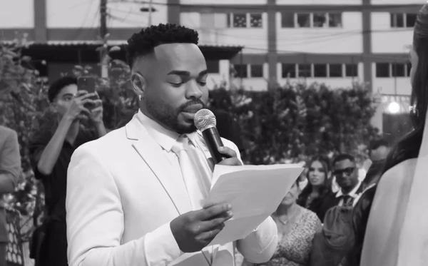 Cristian Bell se casa em cerimônia íntima ao lado de Ana Carla por Reprodução/Instagram