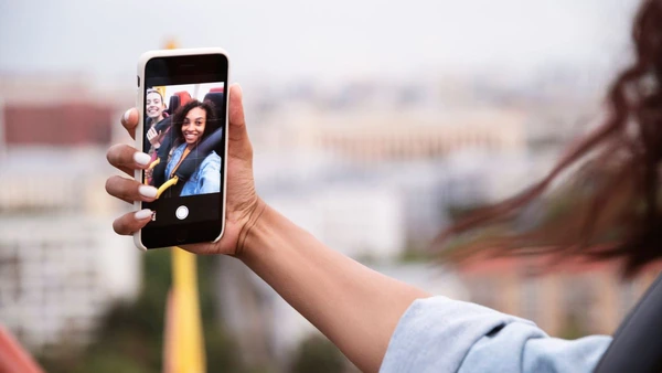 Golpistas usam diferentes abordagens para convencer usuários a instalar aplicativos maliciosos