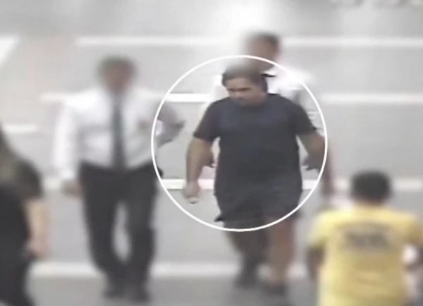 Juiz foi flagrado por câmeras de segurança por Reprodução