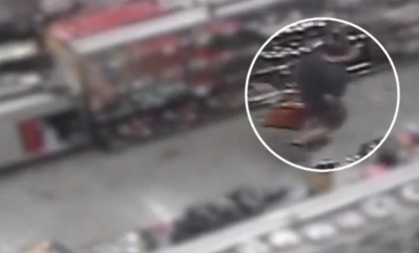 Juiz foi flagrado por câmeras de segurança por Reprodução