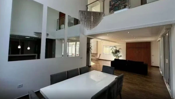 Influenciadora compartilhou mansão nas redes sociais por Divulgação | TURRÁ IMÓVEIS ATIBAIA