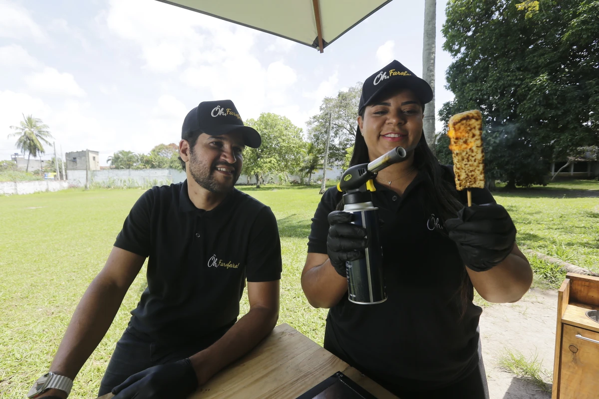 "Oh Farofeiro!" leva o espírito churrasqueiro para festas de Salvador por Arisson Marinho/CORREIO