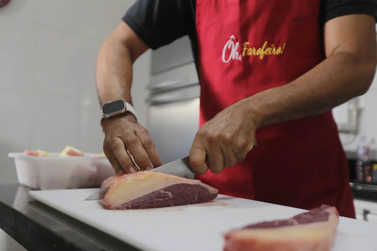 "Oh Farofeiro!" leva o espírito churrasqueiro para festas de Salvador por Arisson Marinho/CORREIO