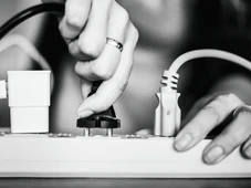 Imagem - Fios e extensão são coisa do passado: a moda agora é cubo compacto com entradas USB e elétrica